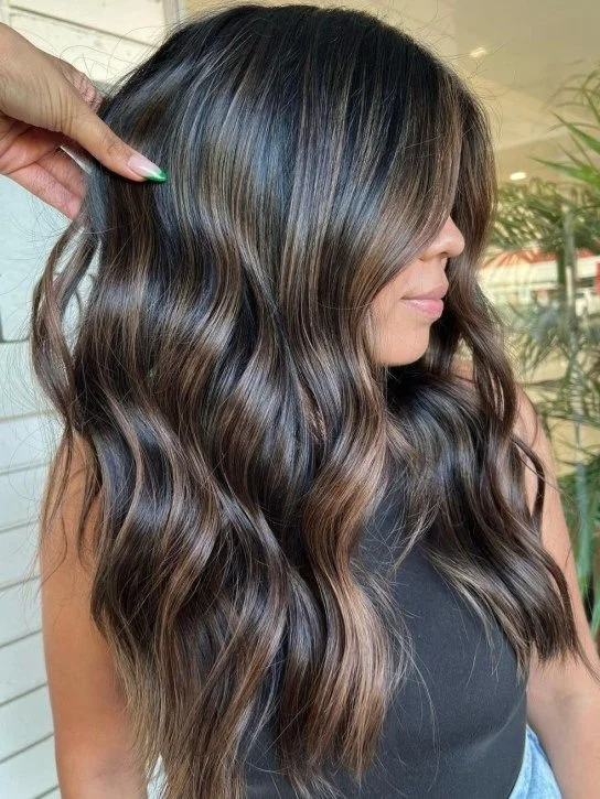 Dark Brown With Cool-Toned Highlights Dark Brown With Cool-Toned Highlights — Fall to Winter Hair Colors