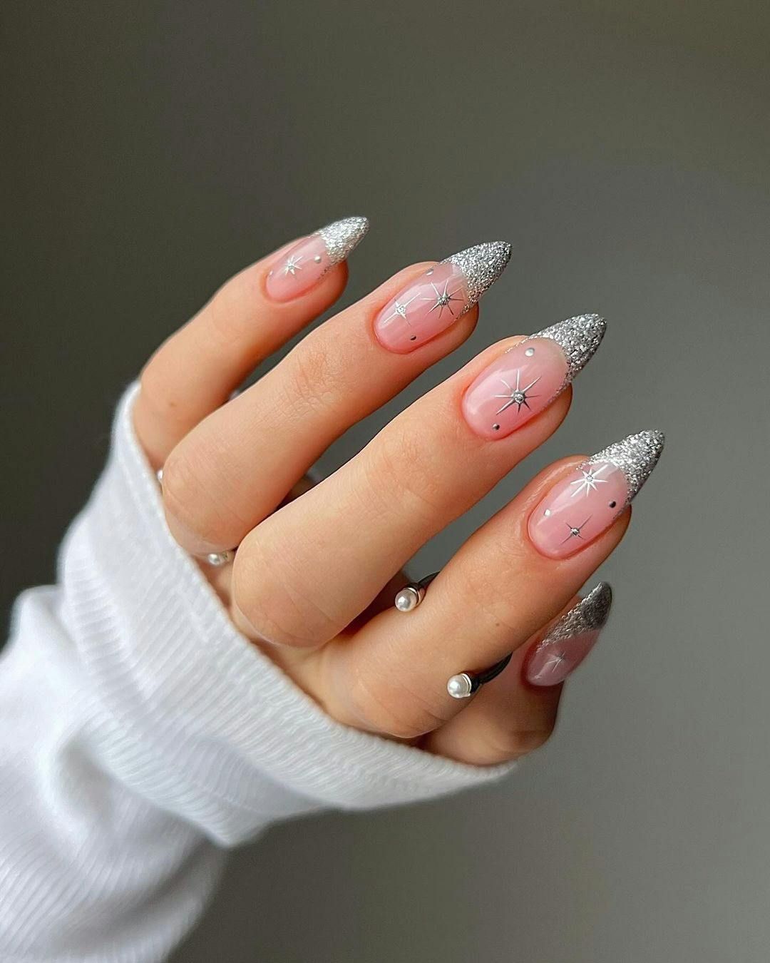 Glitter French Tips Visual Idea Glitter French Tips Visual Idea — Winter French Tip Nails