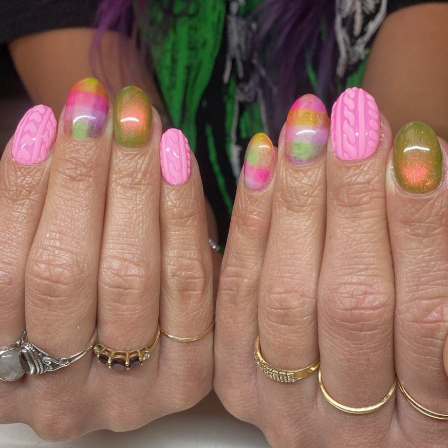 Bright Pink Ombre Glitter Stiletto Bright Pink Ombre Glitter Stiletto — Sweater Nails