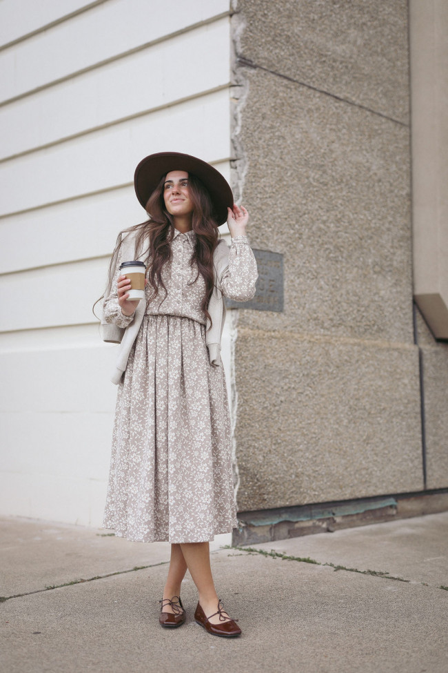 Beige Jacket and Floral Midi Dress with Wide-Brimmed Hat Beige Jacket and Floral Midi Dress with Wide-Brimmed Hat — January Outfits