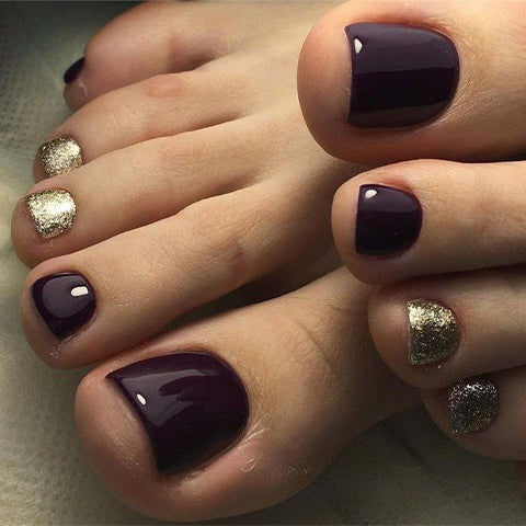 Deep Purple with Gold Glitter Accents Deep Purple with Gold Glitter Accents — Winter Toe Nails