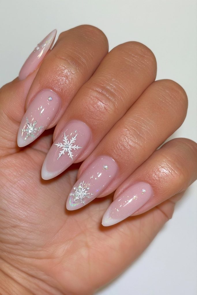 Short Nude White Snowflake Glitter Ovals Short Nude White Snowflake Glitter Ovals — Winter Ombre Nails