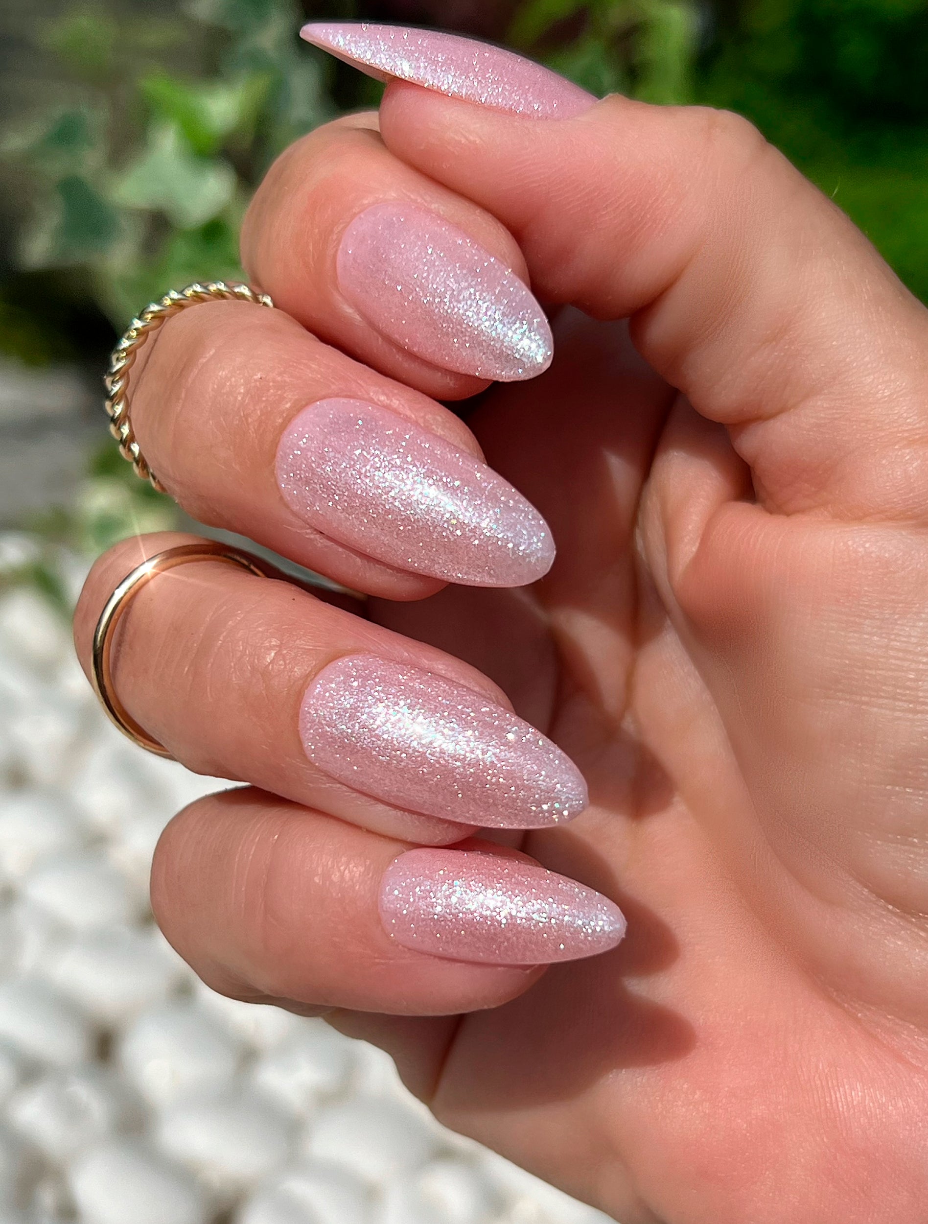 Long Stiletto Pale Pink Iridescent Glitter Long Stiletto Pale Pink Iridescent Glitter — Winter Nude Nails