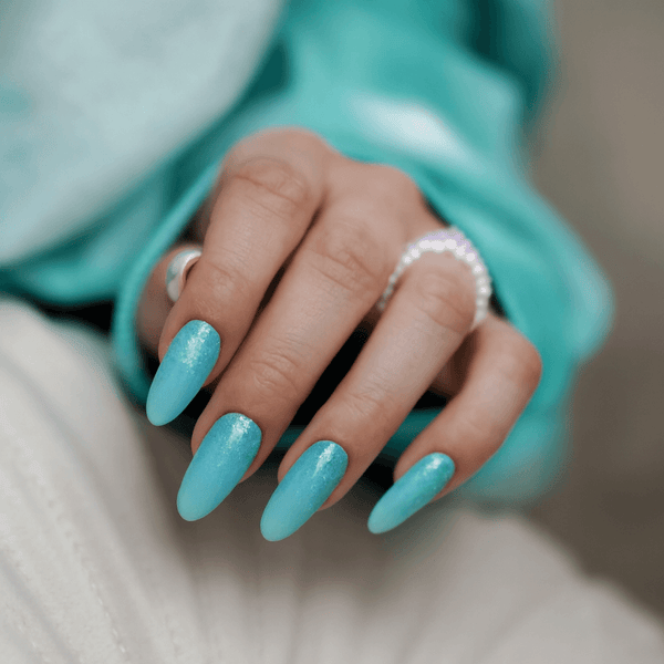 Turquoise Glitter Gradient Oval Nails Turquoise Glitter Gradient Oval Nails — Winter Acrylic Nail Colors