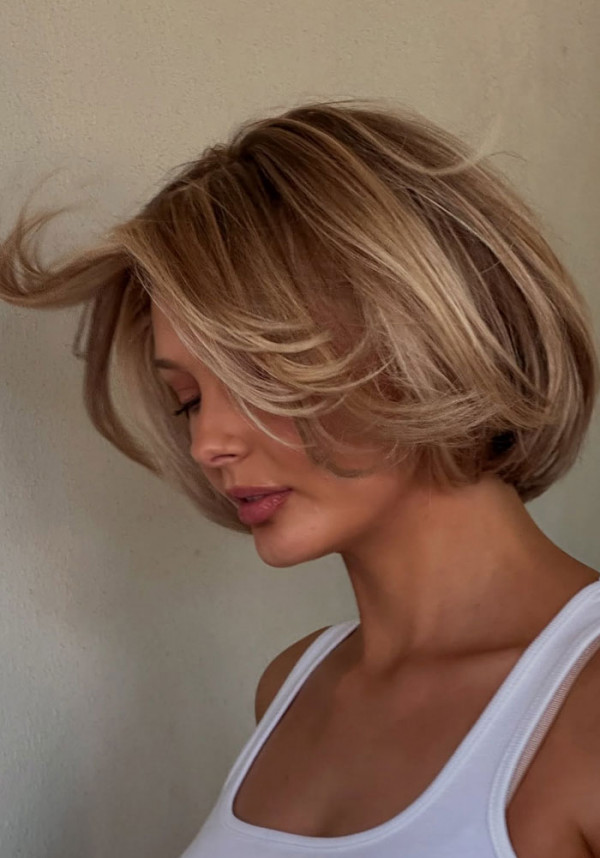 Voluminous Chin Bob With Side Part Curtain Bangs — Winter Haircuts with Curtain Bangs