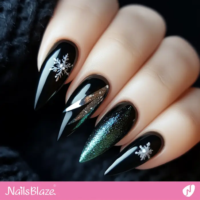 Black Green Glitter Snowflake Stilettos Black Green Glitter Snowflake Stilettos — Winter Stiletto Nails