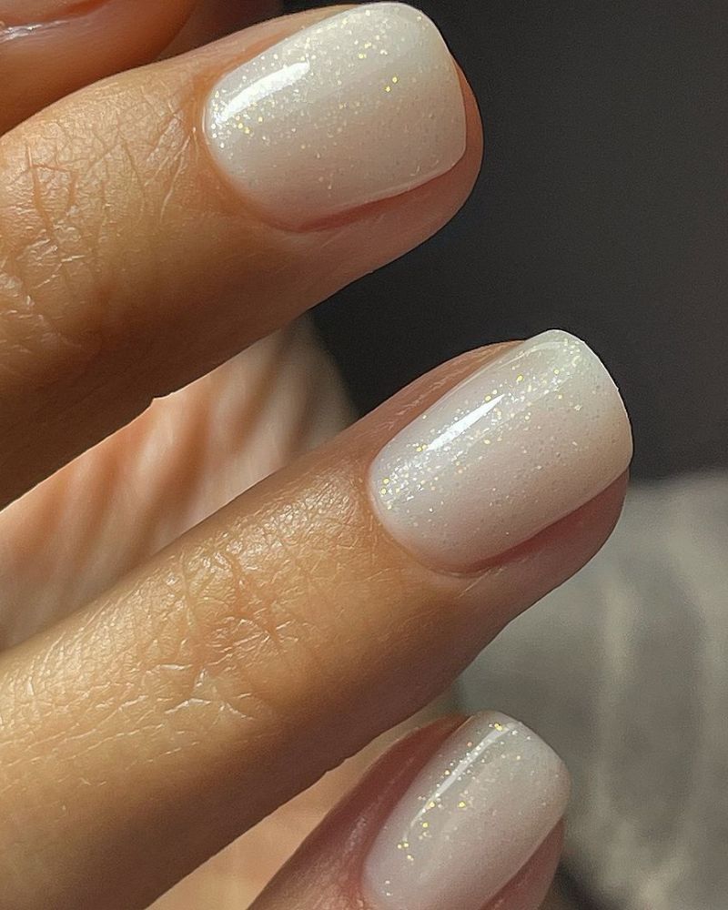 Subtle Shimmer Off-White Squoval Nails Subtle Shimmer Off-White Squoval Nails — Short Winter Nails