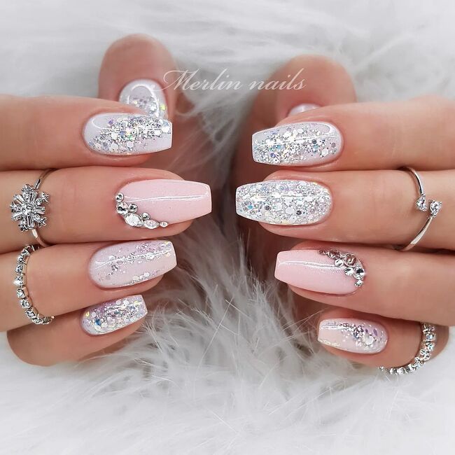 Winter Holiday Visual Idea Winter Holiday Visual Idea — Classy Winter Nails