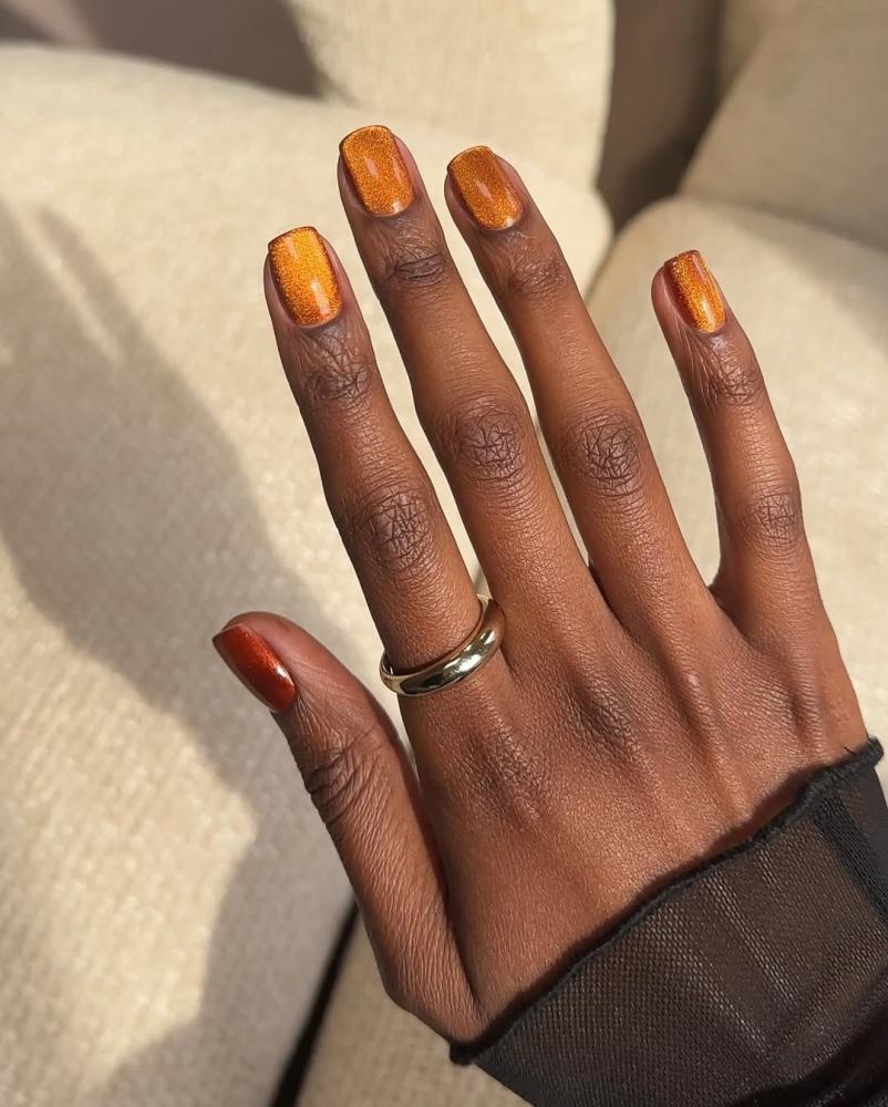 Shimmering Orange Gold Short Square Nails Shimmering Orange Gold Short Square Nails — Winter Nail Colors for Dark Skin