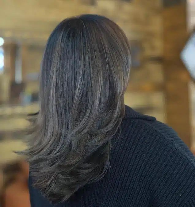 Layered Bob With Feathered Layers Layered Bob With Feathered Layers — Winter Hairstyles for Work