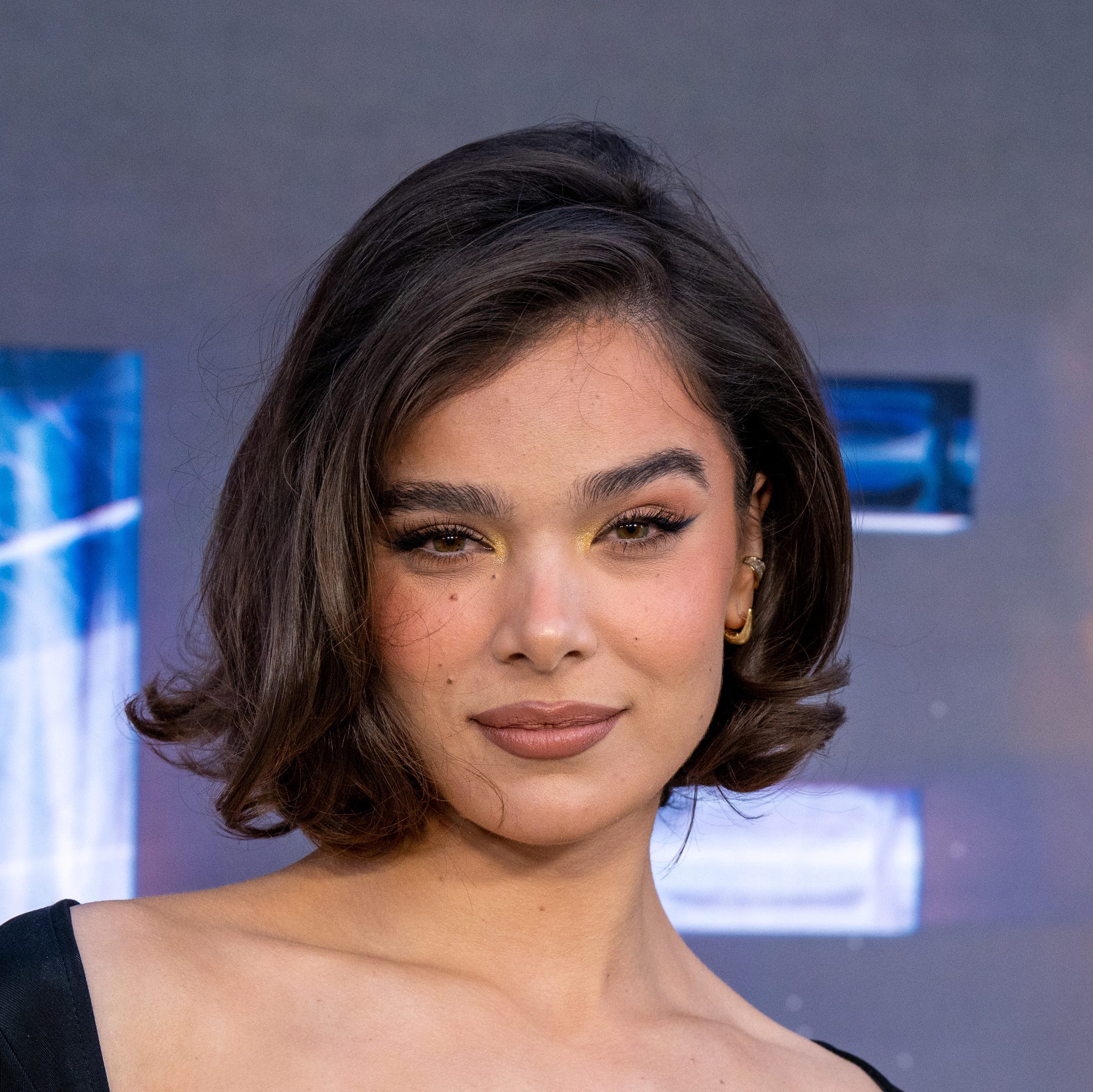 Blunt Chin Bob With Direct Fringe Blunt Chin Bob With Direct Fringe — Winter Haircuts for Thick Hair