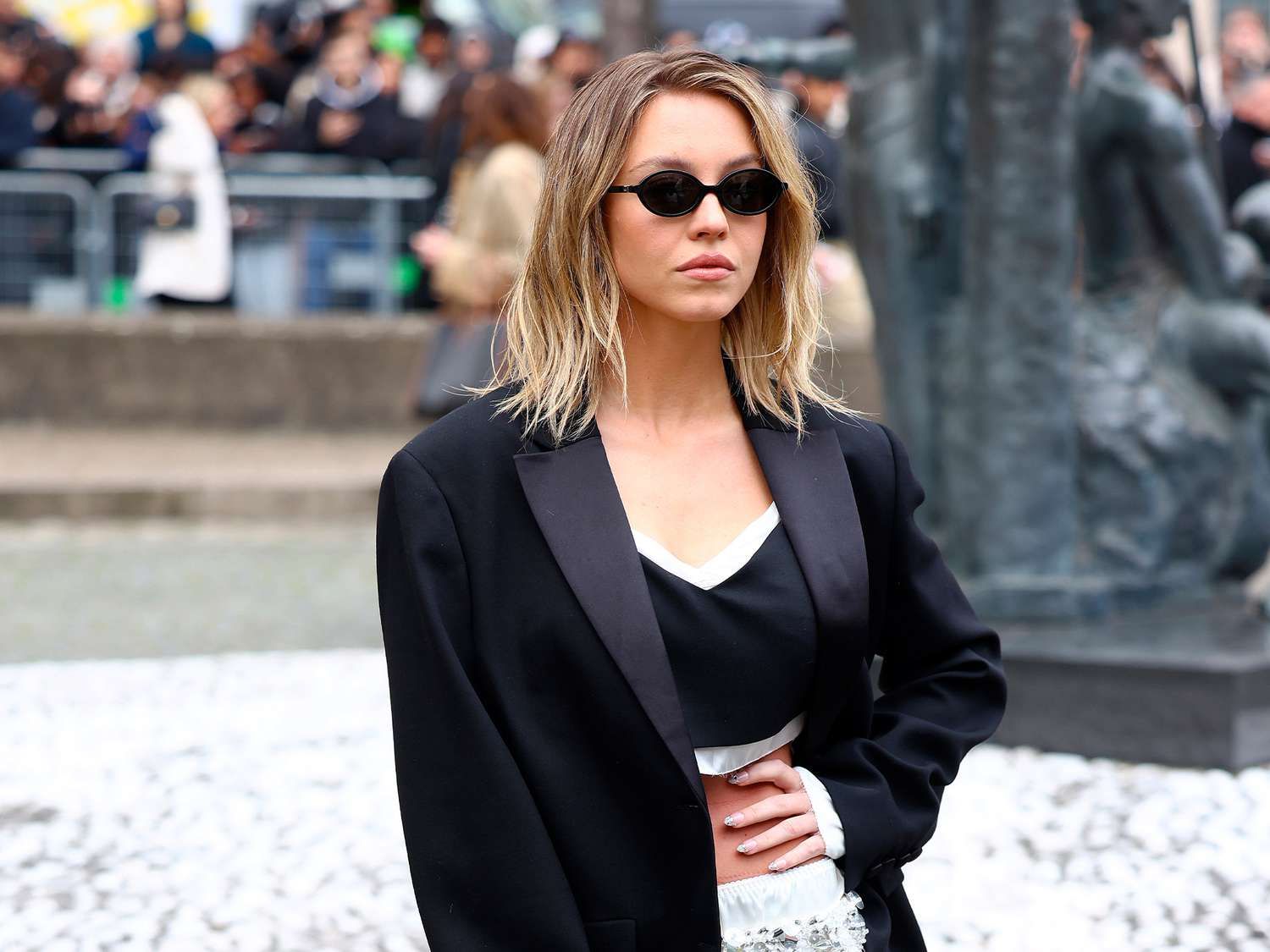Ash Blonde With Highlights Visual Idea — Winter Lob Haircuts