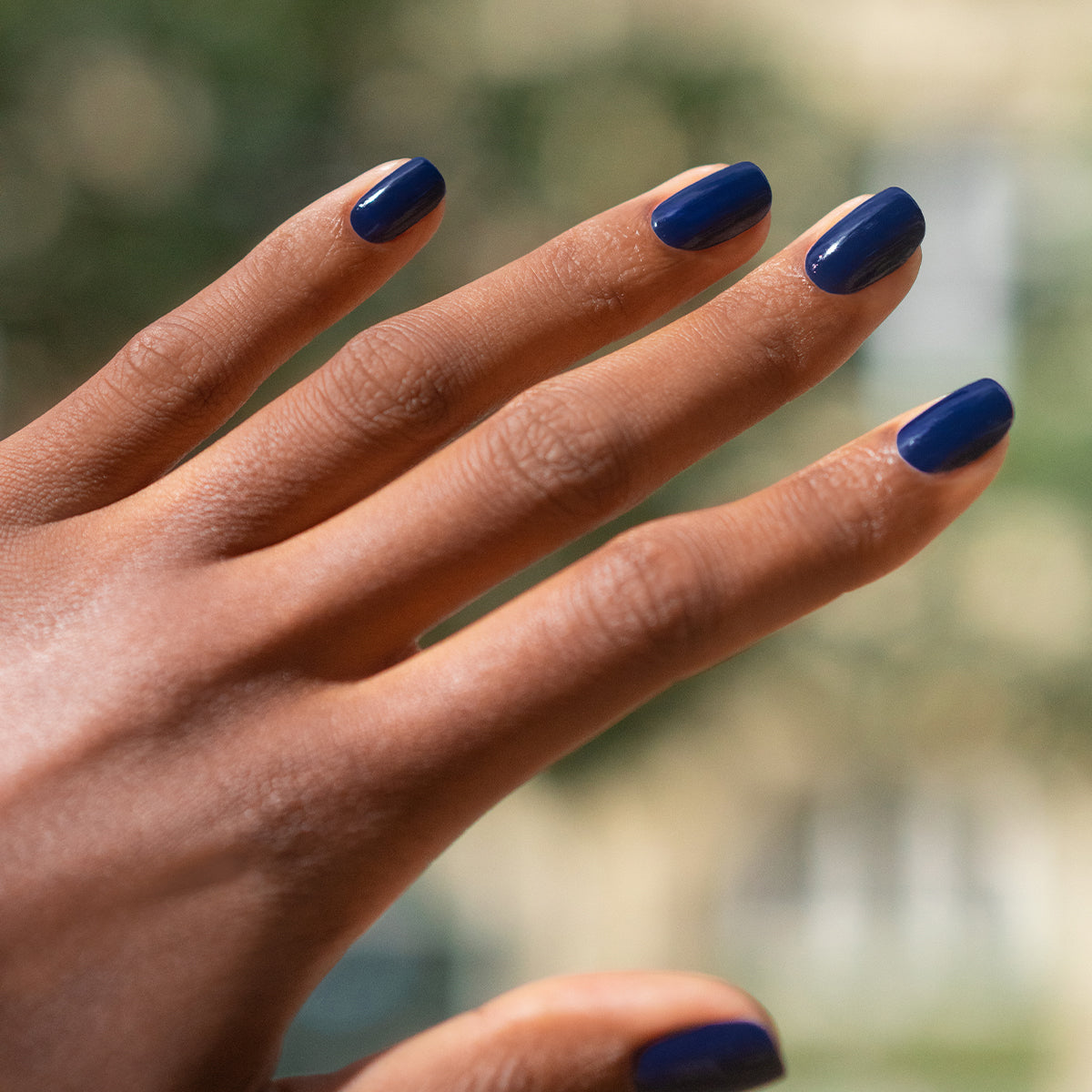 Short Oval Glossy Navy — Navy Blue Nails