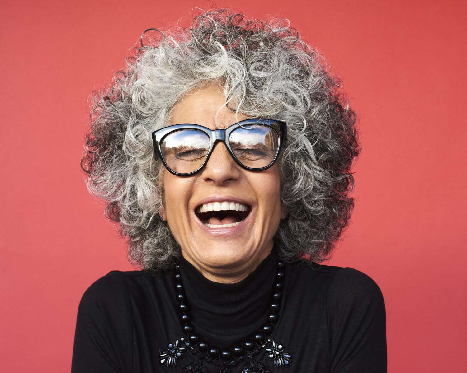 Voluminous Curly Gray Shoulder Cut Voluminous Curly Gray Shoulder Cut — Winter Haircuts for Gray Hair