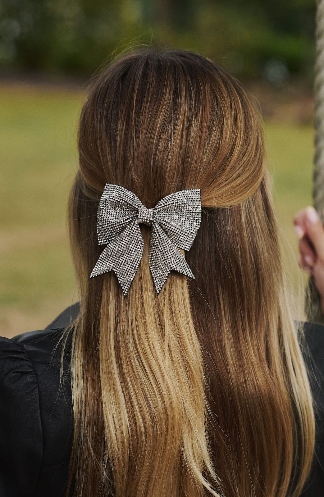 Blonde With Lighter Blonde Highlights Visual Idea — Winter Hairstyles with Headband