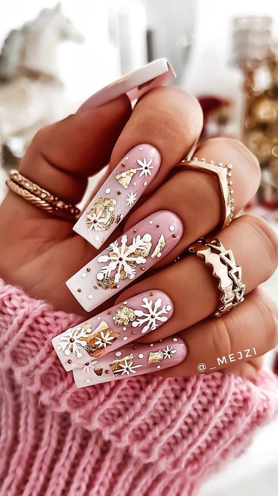 Glossy Metallic Foil Visual Idea Glossy Metallic Foil Visual Idea — Winter Squoval Nails