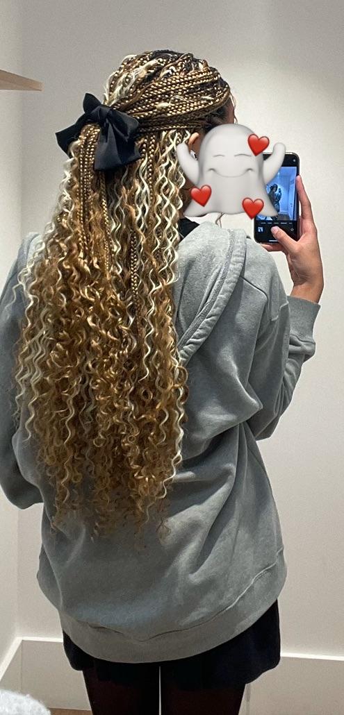 Braids With Blonde & Brown Highlights and Curly Ends — Winter Knotless Braids
