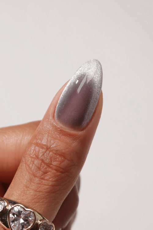 Cool Grey Purple Cat-Eye Nails Cool Grey Purple Cat-Eye Nails — Winter Gray Nails