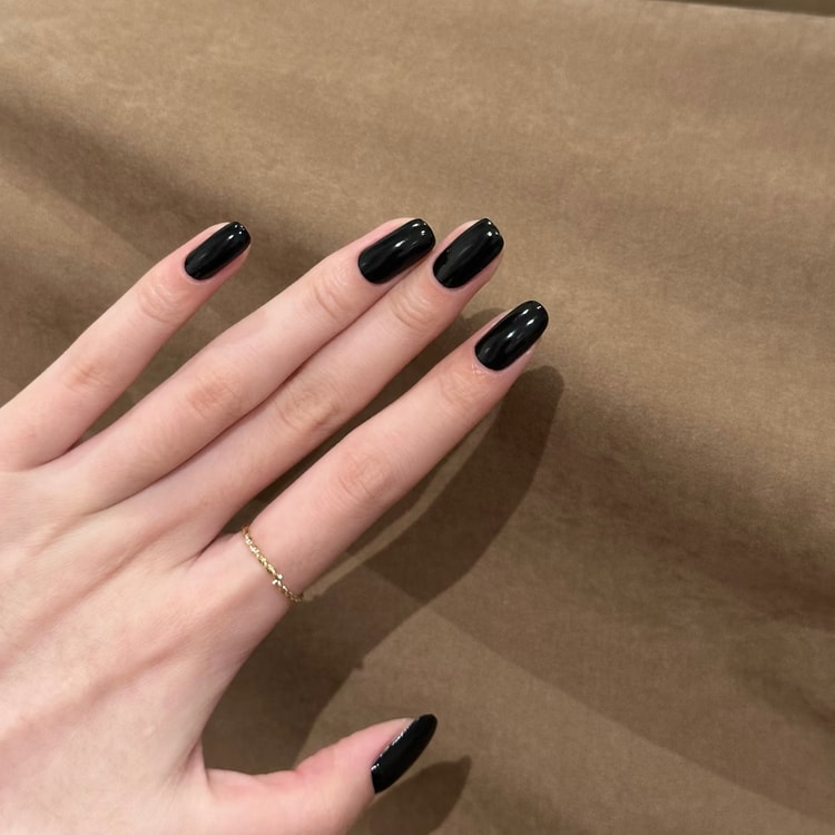 Classic Short Square Solid Glossy Black Classic Short Square Solid Glossy Black — Winter Black Nails