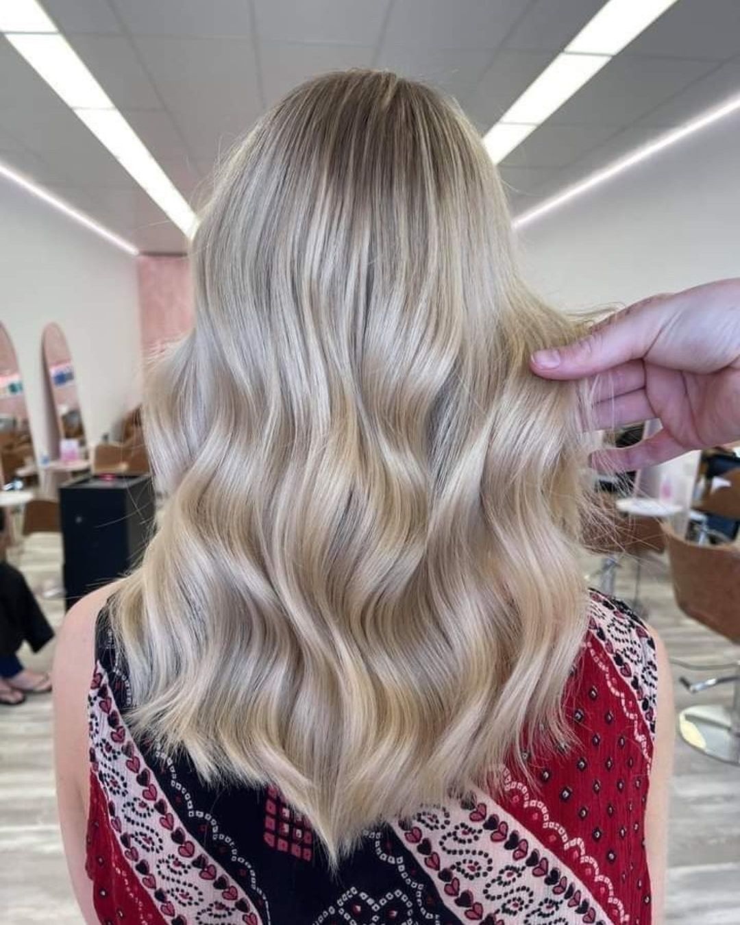 Shoulder-Length Platinum Blonde Waves Shoulder-Length Platinum Blonde Waves — Winter Hair Colors