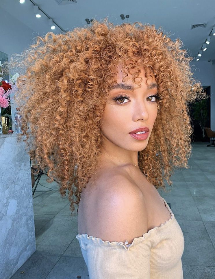 Bright Honey Blonde Collarbone Curls Bright Honey Blonde Collarbone Curls — Winter Hair Colors for Curly Hair