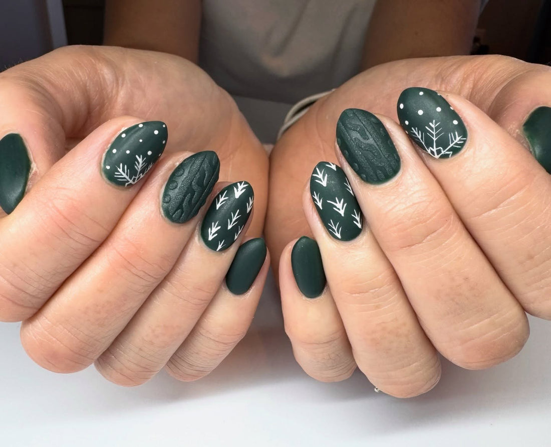 Forest Green Matte Cable Knit Snowflake Nails Forest Green Matte Cable Knit Snowflake Nails — Winter Nails