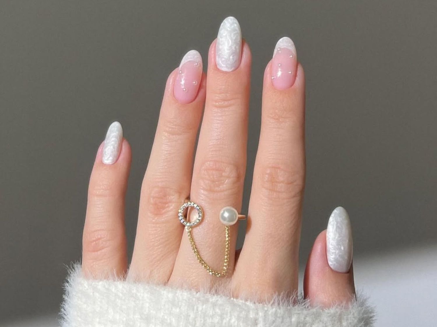 Textured Pearl French Tip Oval Nails Textured Pearl French Tip Oval Nails — Winter French Tip Nails