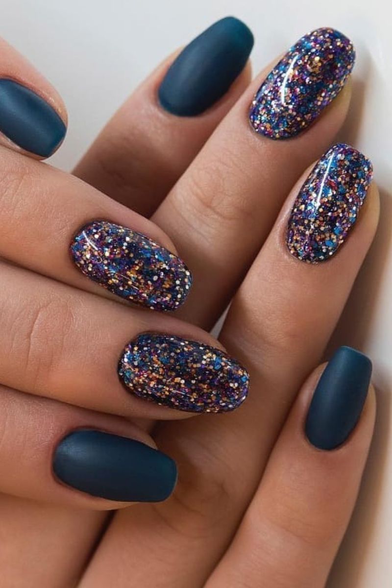 Matte On Some Nails Glitter On Others Visual Idea Matte On Some Nails Glitter On Others Visual Idea — Everyday Winter Nails
