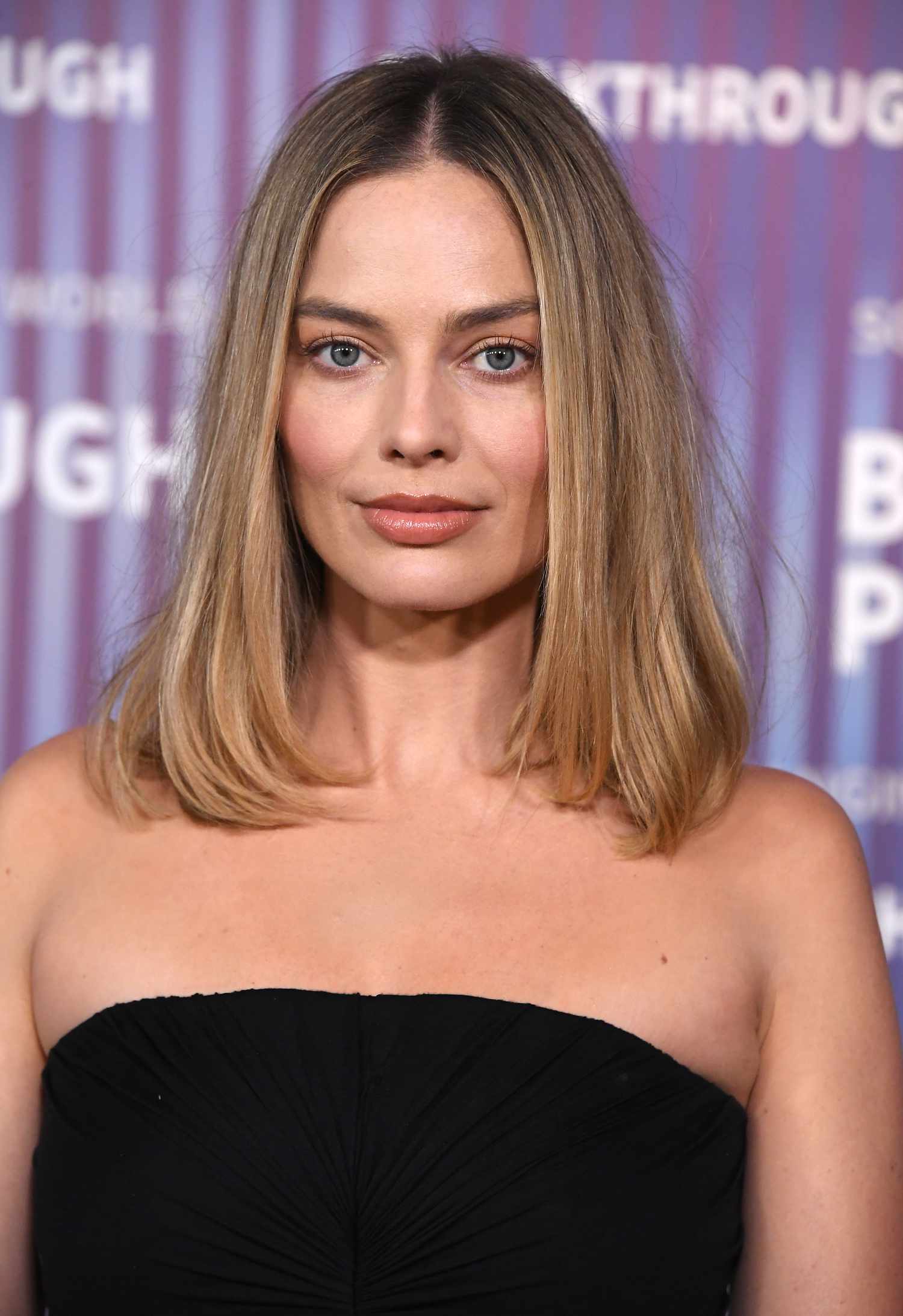 Air-Dried Lob With Soft Bangs Air-Dried Lob With Soft Bangs — Winter Haircuts for Square Faces