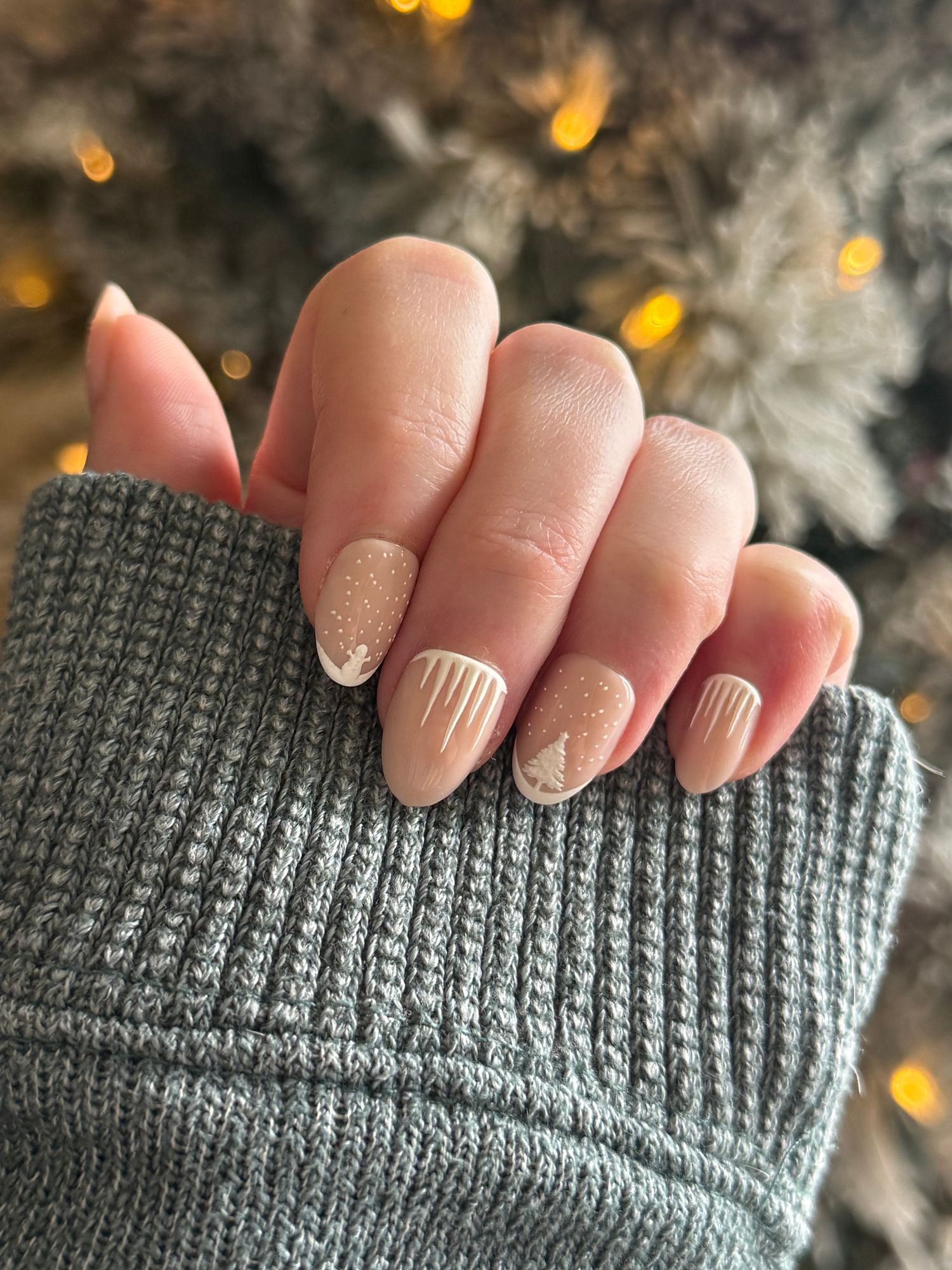 Short Square Nude Christmas Tree Art Short Square Nude Christmas Tree Art — Winter Nude Nails