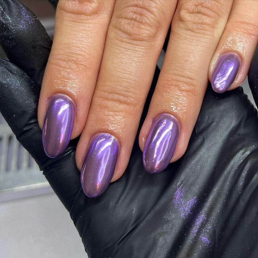 Short Oval Metallic Purple Chrome Short Oval Metallic Purple Chrome — Winter Purple Nails