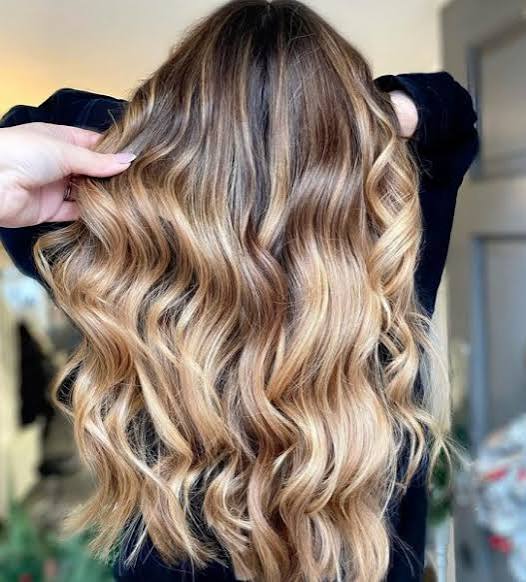 Bright Blonde Balayage on Dark Blonde Hair Bright Blonde Balayage on Dark Blonde Hair — Winter Balayage
