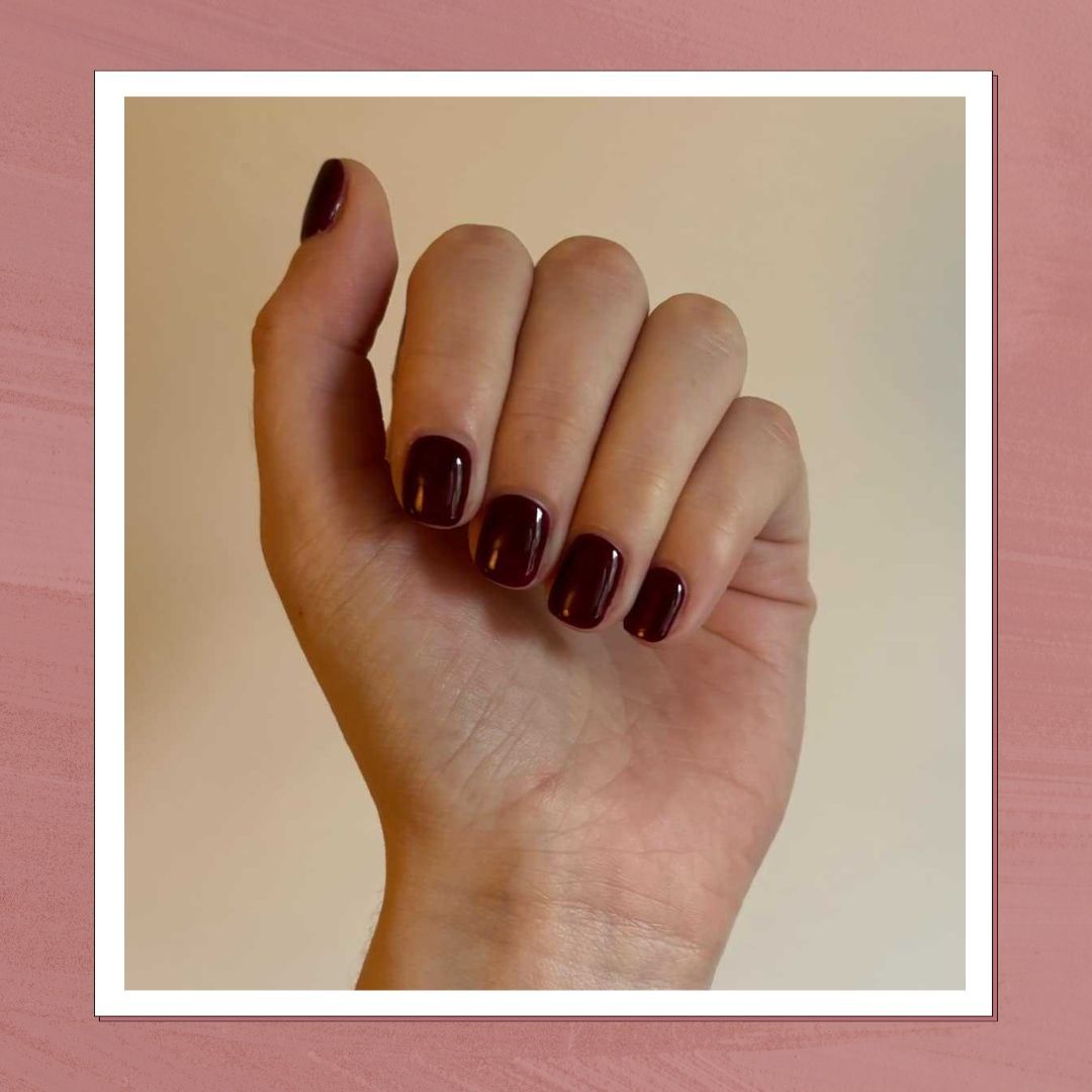 Festive French Tips with Gold Festive French Tips with Gold — Short Winter Square Nails