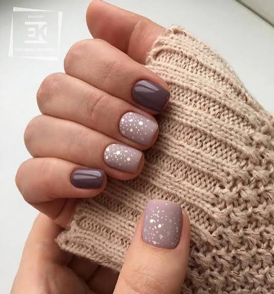 Short Square Mauve Grey Purple Dot Pattern Short Square Mauve Grey Purple Dot Pattern — Simple Winter Nails