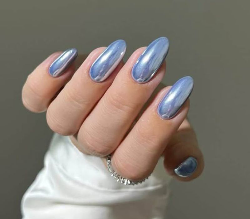 Light Blue Pearlescent Chrome Nails Light Blue Pearlescent Chrome Nails — Winter Chrome Nails