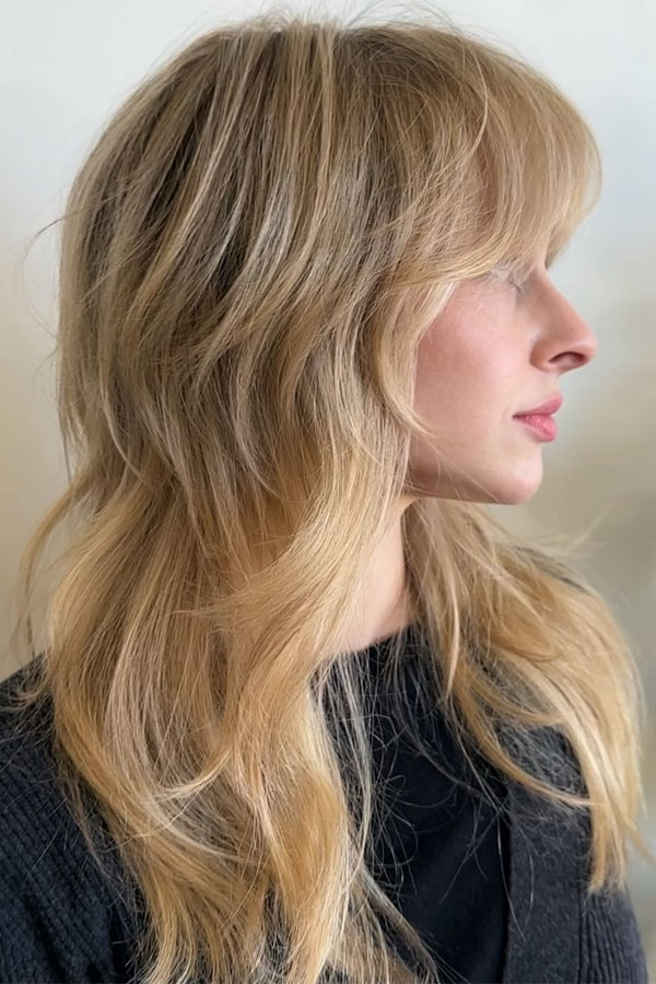 Golden Blonde With Highlights Golden Blonde Collarbone Shag — Winter Shag Haircuts