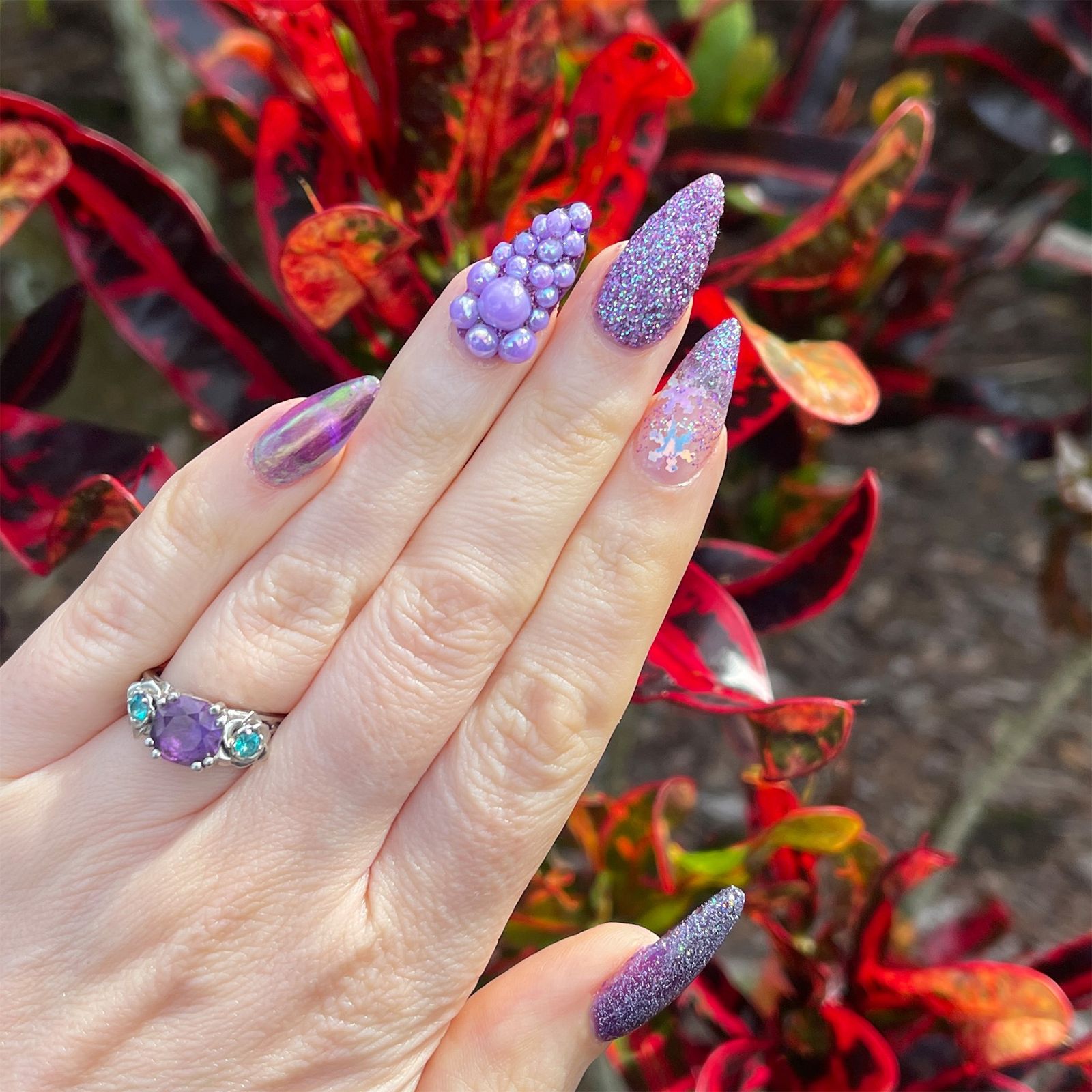 Winter Holiday Visual Idea Winter Holiday Visual Idea — Winter Acrylic Nail Colors