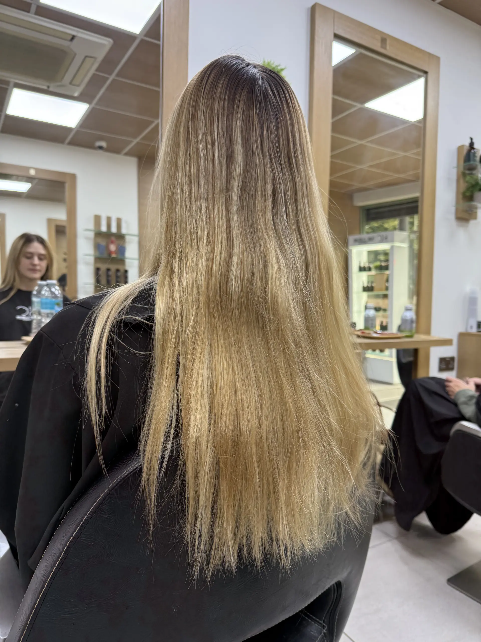 Collarbone Long Bob Subtle — Reverse Balayage