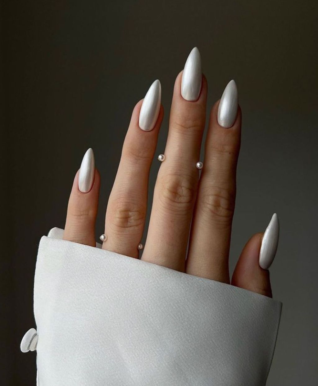 Pearlescent Metallic White Bead Accent Nails Pearlescent Metallic White Bead Accent Nails — Medium Length Winter Nails