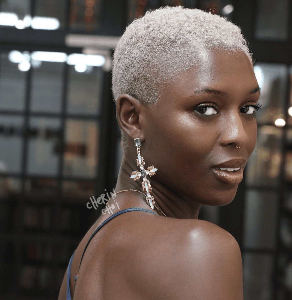 Short Pixie With Natural Gray Blend — Gray Blending Highlights