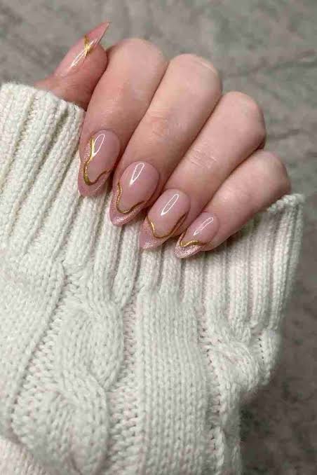Medium Almond Gold Line Nude Pink Medium Almond Gold Line Nude Pink — Winter Nude Nails