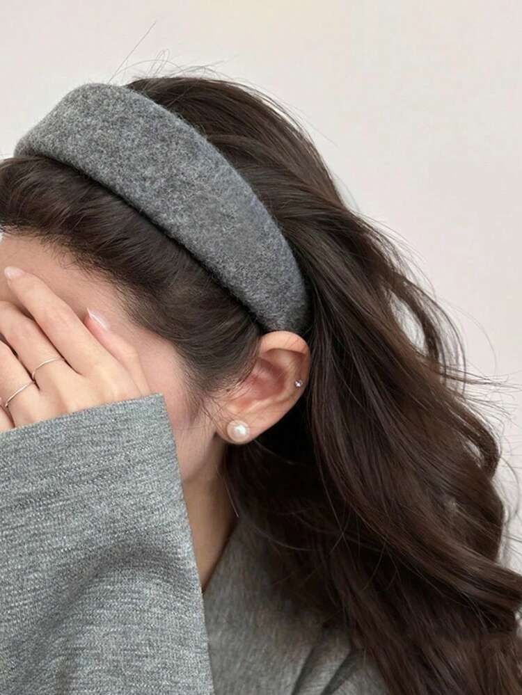 Dark Brown Wavy Hair With Felt Headband — Winter Hairstyles with Headband