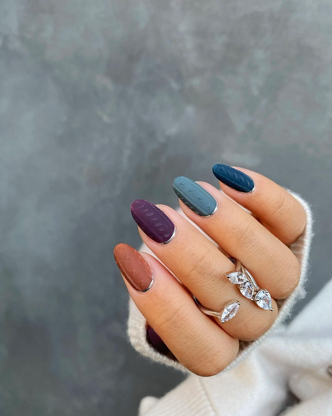 Winter Palette Matte Almonds with Silver Line Winter Palette Matte Almonds with Silver Line — Winter Matte Nails