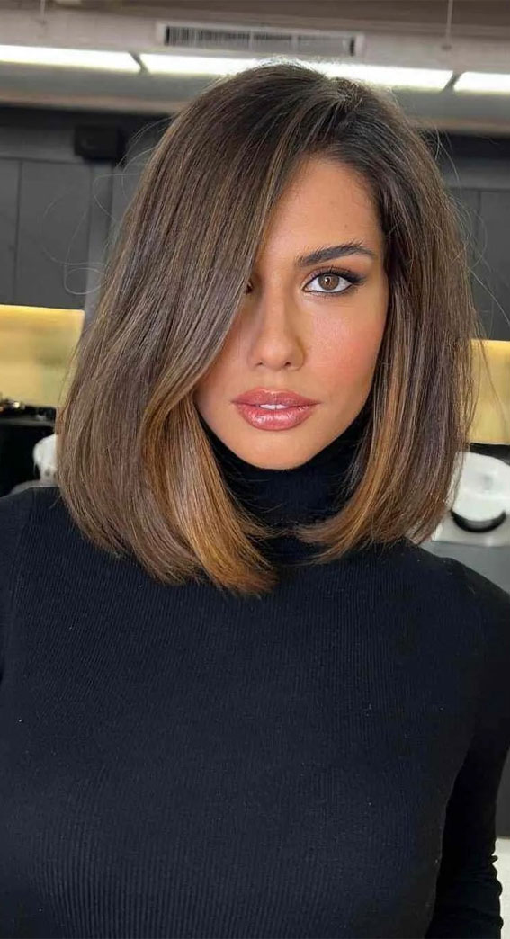 Collarbone Medium Brown Lob With Caramel Highlights — Winter Lob Haircuts