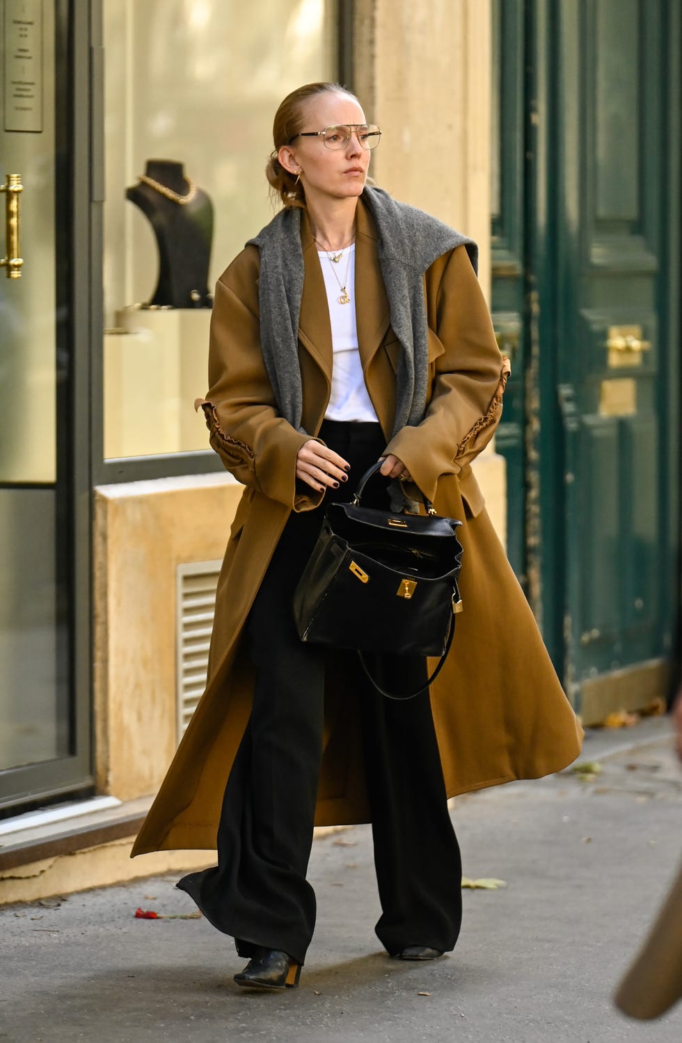 Oversized Camel Coat with Embellished Sleeves Oversized Camel Coat with Embellished Sleeves — Long Coat Outfits