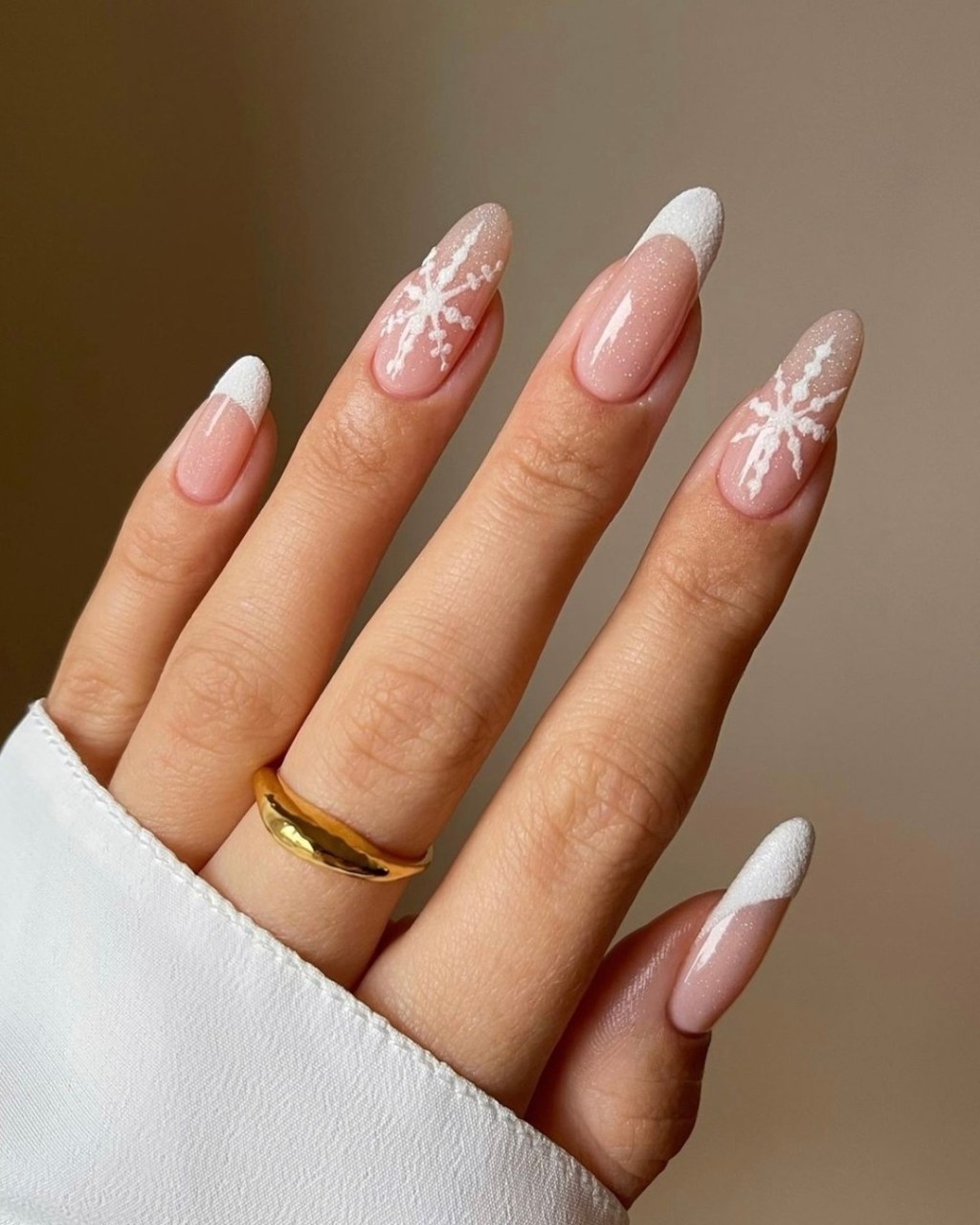 63 Cute Winter Nails Designs + Art Ideas for the 2025-2026 Season