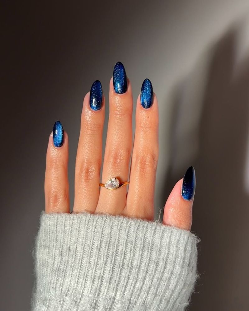 Long Oval Shimmer Cat-Eye Navy — Navy Blue Nails