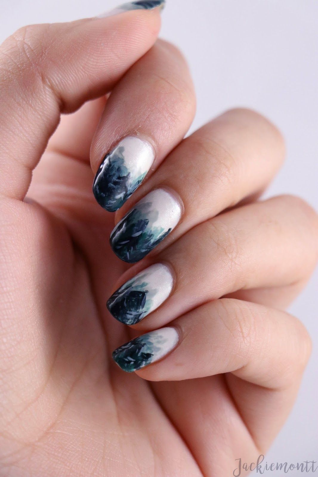 Dark Green White Visual Idea Dark Green White Visual Idea — Winter Ombre Nails