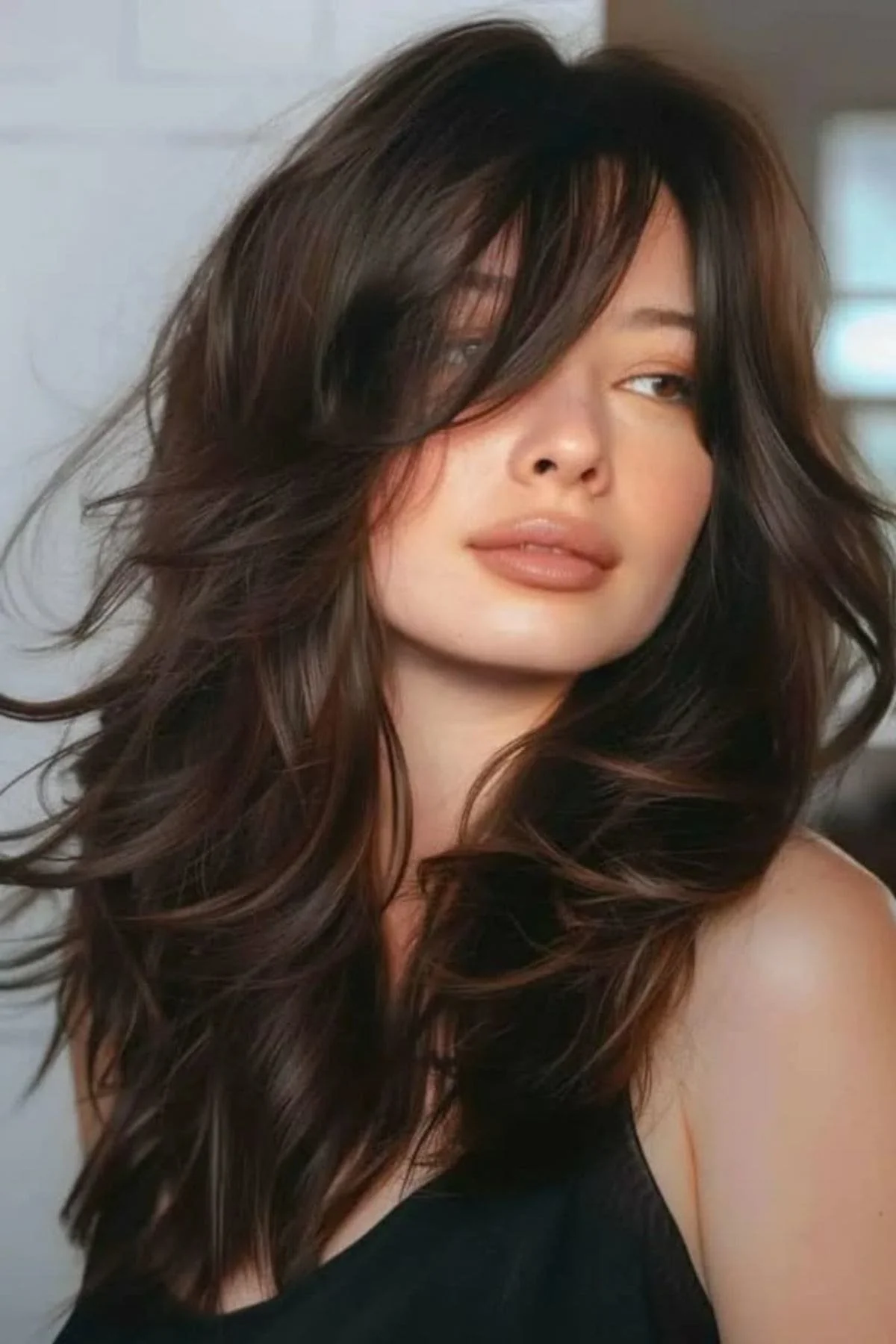 Collarbone Layers With Blonde Highlights Collarbone Layers With Blonde Highlights — Medium Length Winter Haircuts