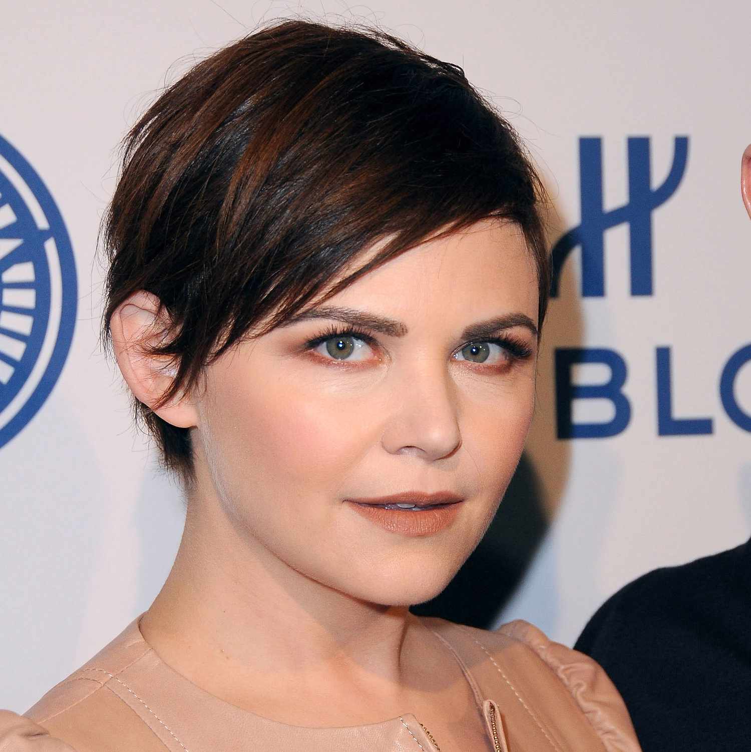 ухо Visual Idea ухо Visual Idea — Winter Haircuts for Oval Faces